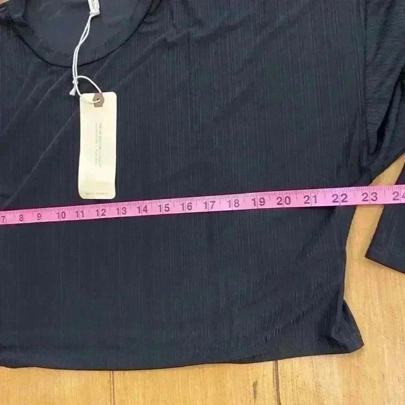 Lanston Women's Long sleeve crop black versatile New Cozy top size M - Picture 7 of 10